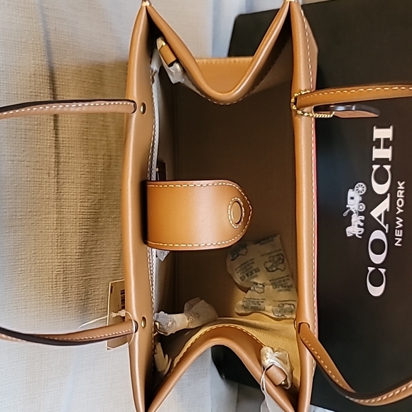 Coach X Tom Wesselmann Cashin Carry Tote 22 CA128 NWT - Picture 6 of 7